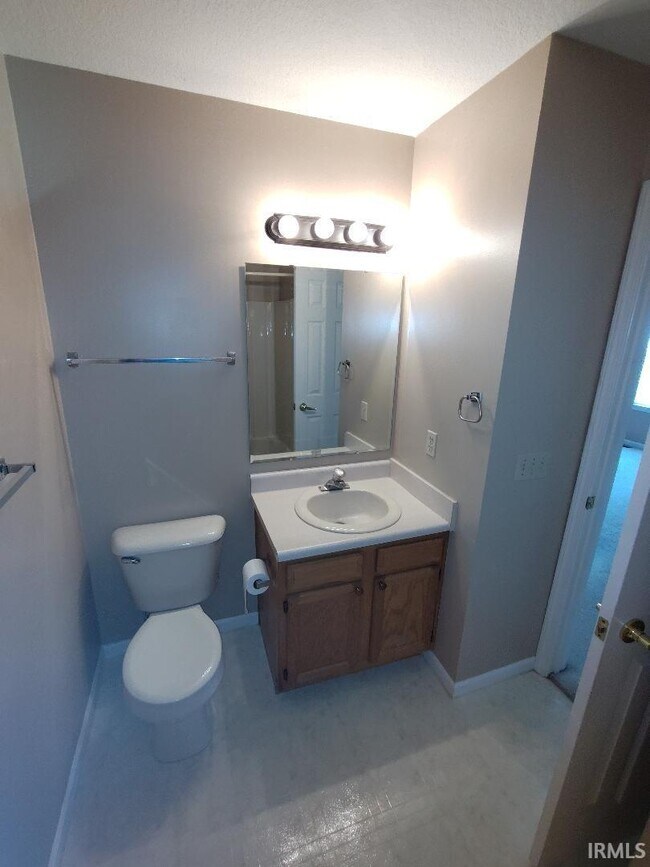 Building Photo - 9509 Hidden Village Pl