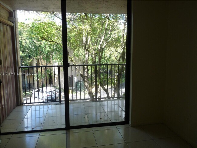 Building Photo - 14415 N Kendall Dr