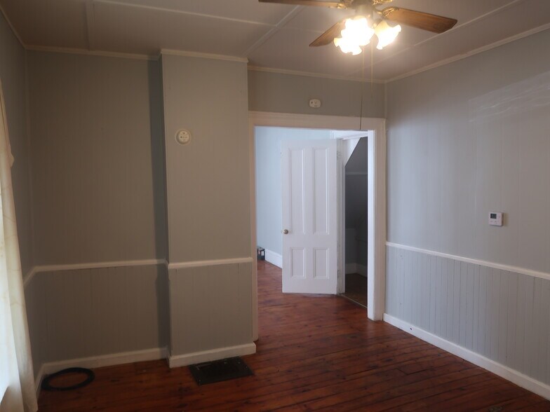 2nd View of Dining Room. - 456 Franklin St