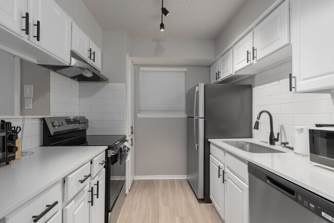 Building Photo - 2529 Thomason Cir