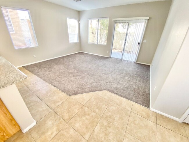 Building Photo - BEAUTIFUL 3 BEDROOMS 2.5 BATHS 2 STORY SINGLE FAMILY HOME WITH 2 CAR GARAGE