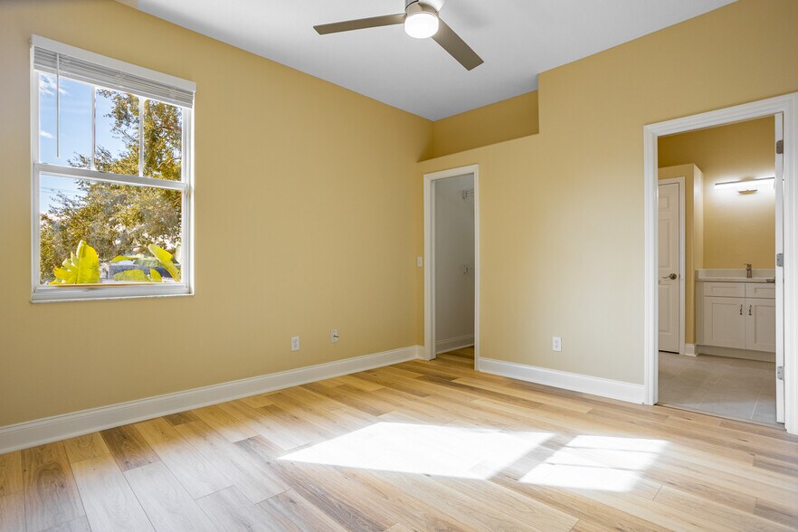 Building Photo - 3204 W Empedrado St