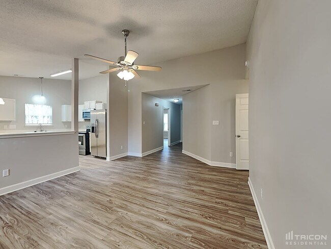 Building Photo - 607 Kingville Dr