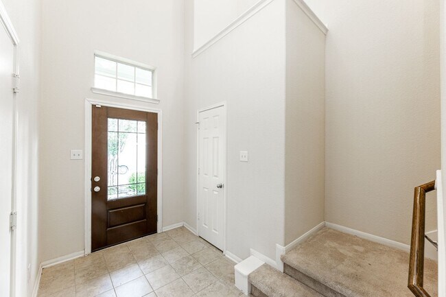 Building Photo - 6443 Wilshire Fern