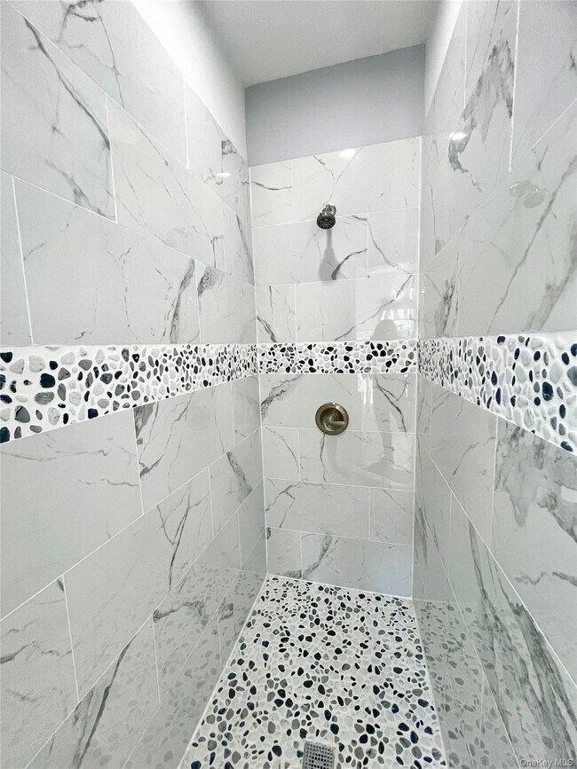 Building Photo - 128 W Main St