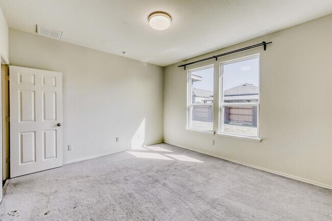 Building Photo - 183 Eves Necklace Dr.