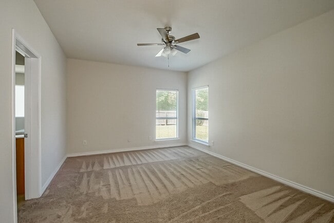 Building Photo - 26267 Avoyelles Ave