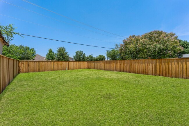 Building Photo - Charming 2-Bed Home with Garage, Fenced Yard & Private Patio in San Antonio – $1,350/mo