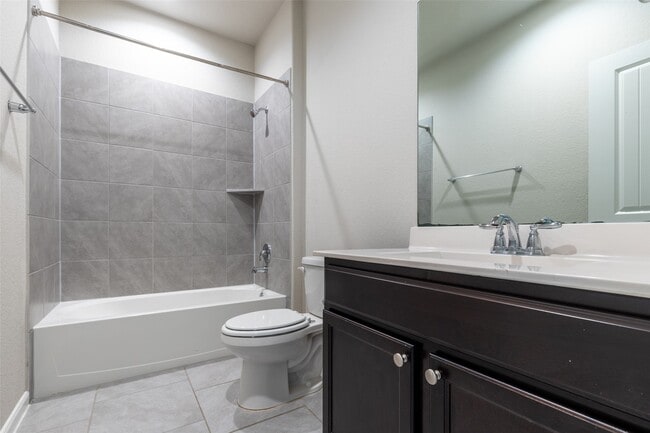 Building Photo - 3327 Sumac Dr