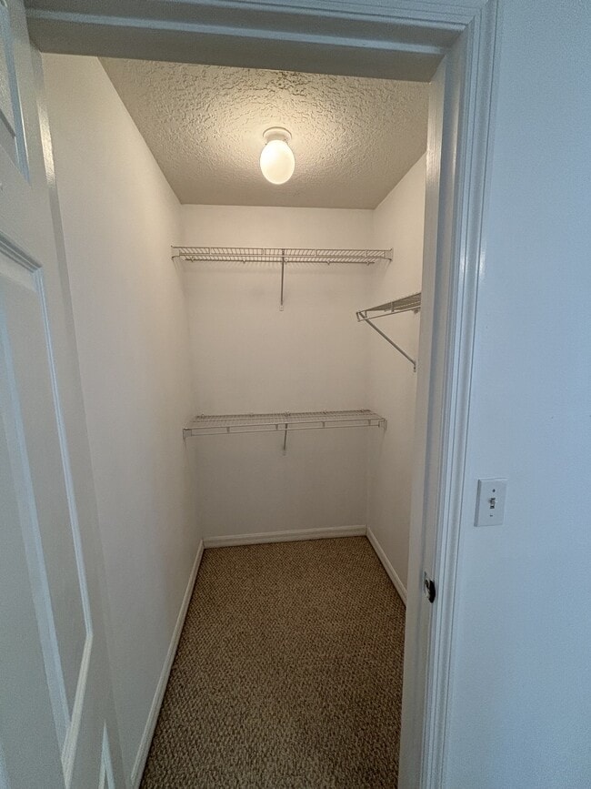 Building Photo - 5 Wood Arbor Ln