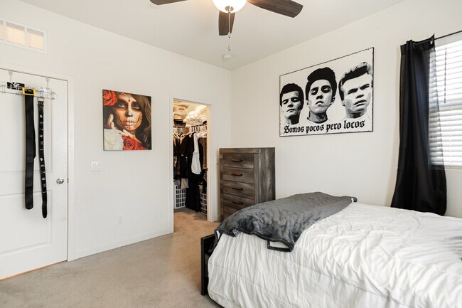 Building Photo - 4846 S Monarch Pl