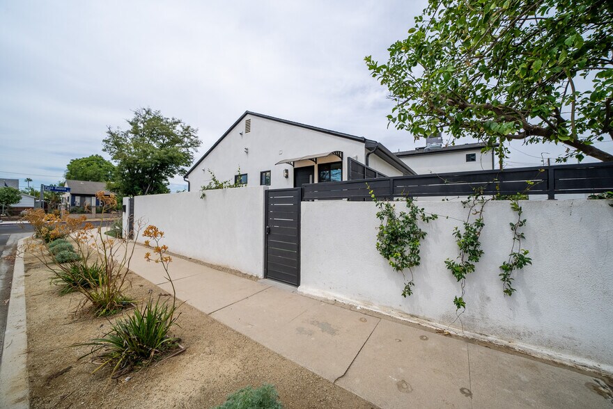 Building Photo - 8102 Paso Robles Ave