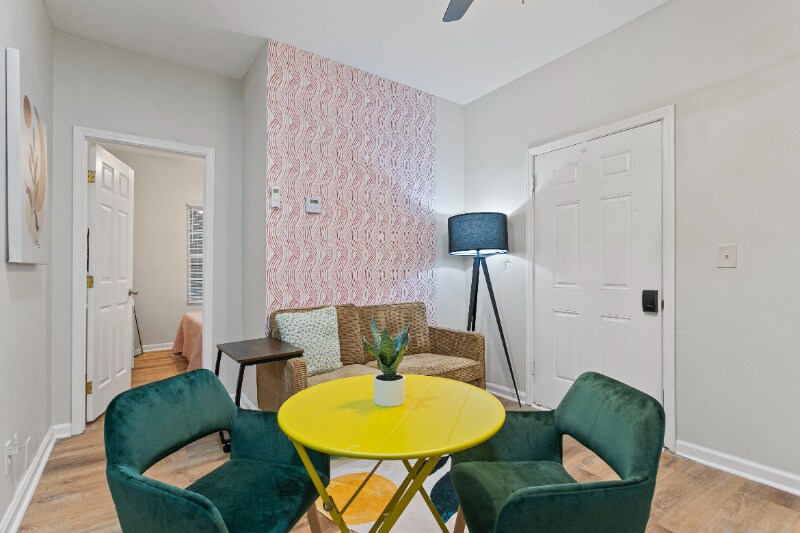 Primary Photo - 987 Dimmock St SW