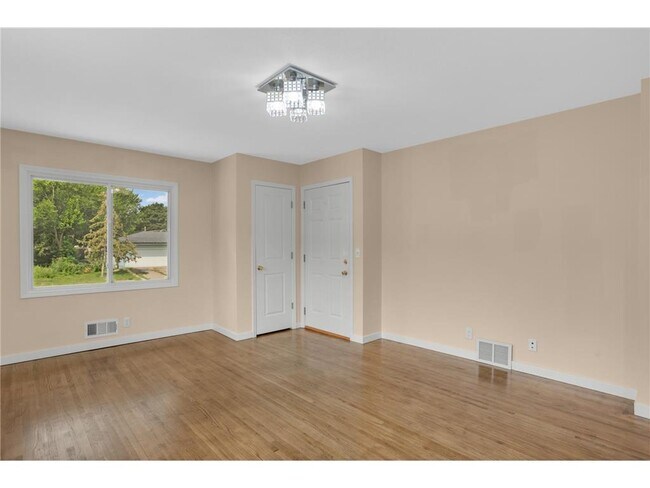 Building Photo - 4949 Jackson St NE