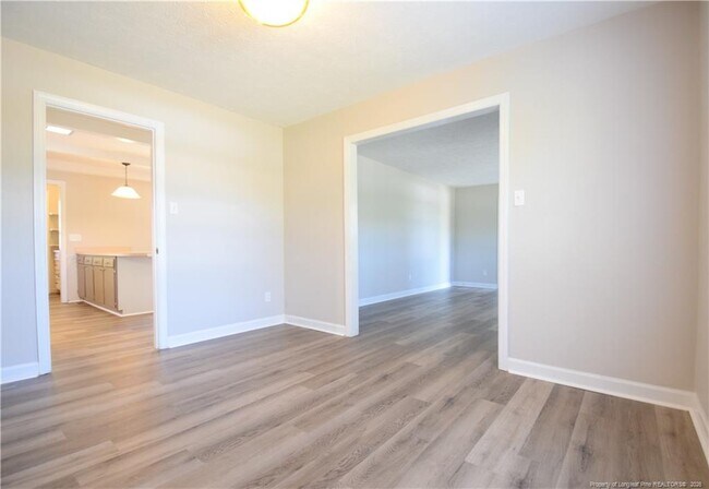 Building Photo - 1509 Paisley Ave