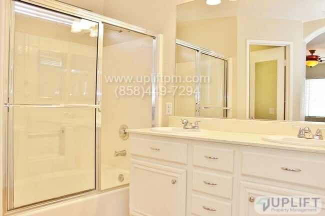 Building Photo - 3 Bed, 2.5 Bath Condo in Cornerstone Scrip...