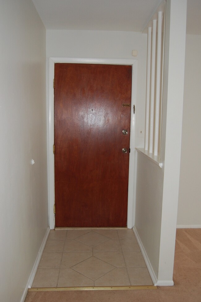 Building Photo - 401 US-22