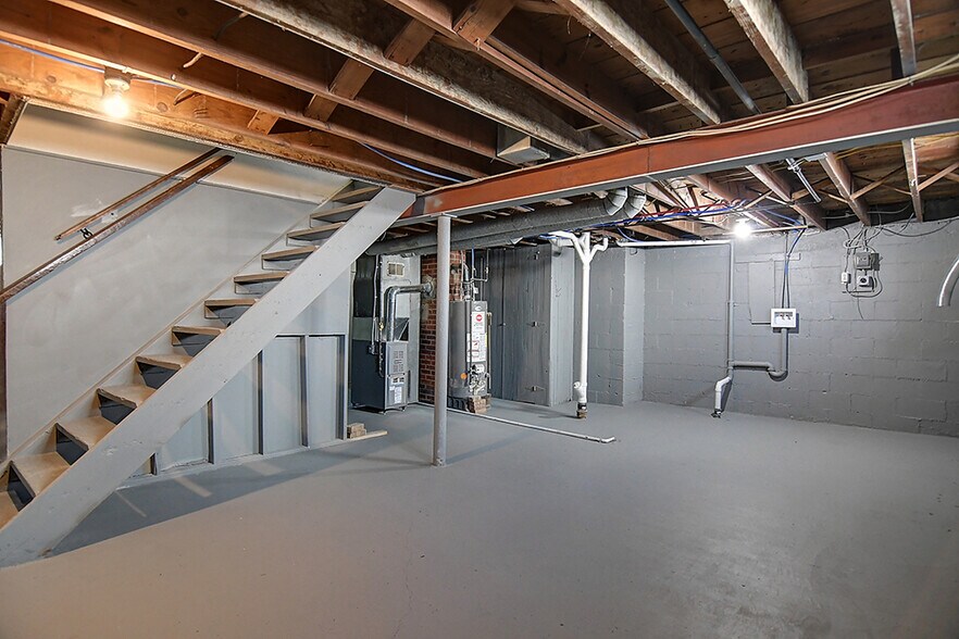 Building Photo - 2201 Wilbraham Rd