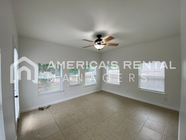 Building Photo - 5303 Cottage Ln