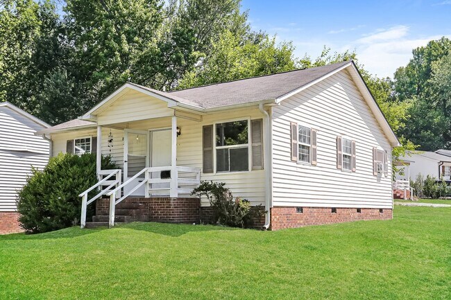 Building Photo - 822 Cummins St