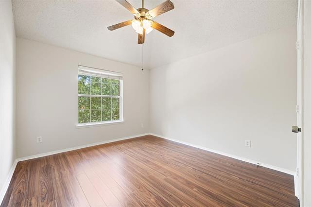 Building Photo - 433 Spring Air Dr