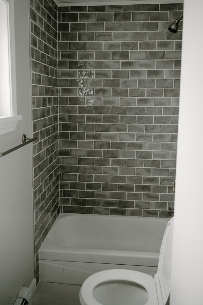 Building Photo - 354 Terrace Blvd