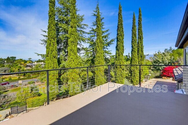Building Photo - 29059 Meadow Glen Way W