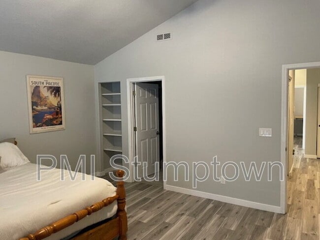 Building Photo - 16140 NW Fescue Ct