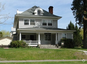 Building Photo - 2006 West 3rd Avenue!