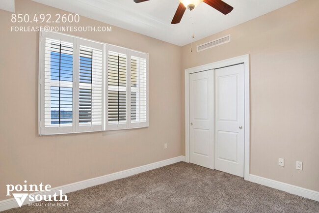 Building Photo - 608 Lost 701C