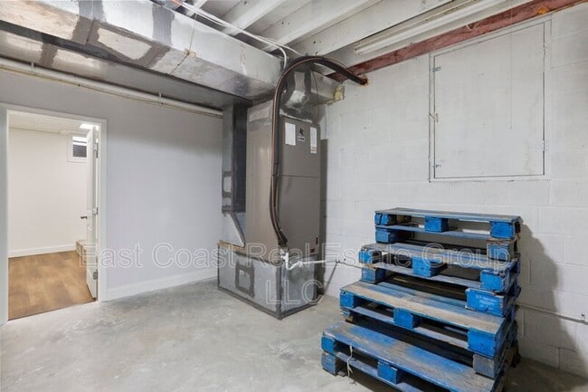 Building Photo - 16208 Woburn Rd