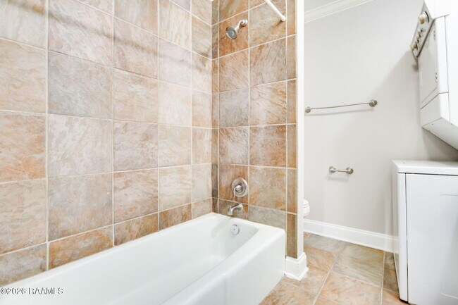 Building Photo - 112 Hillside Dr