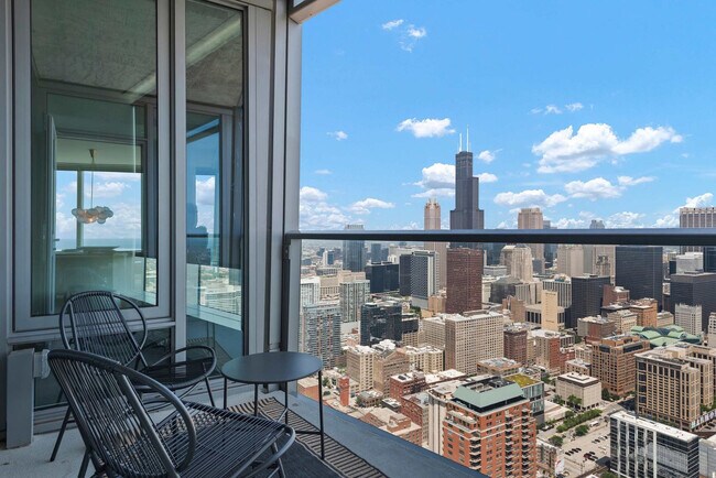 Building Photo - 1000 S Michigan Ave