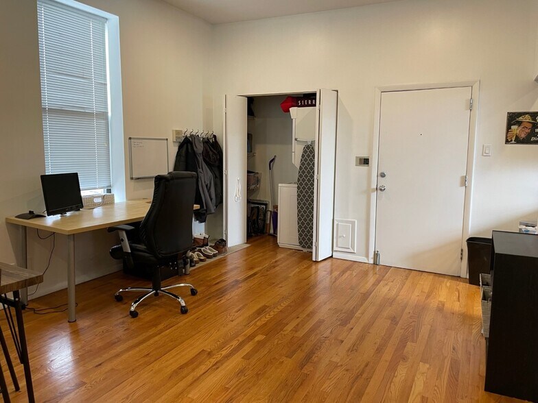 Building Photo - 1777 N Clybourn Ave