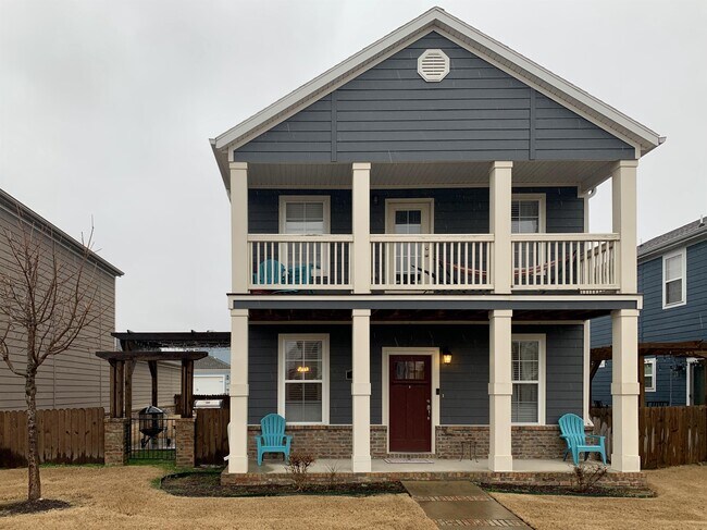 Primary Photo - 608 N Keats Dr