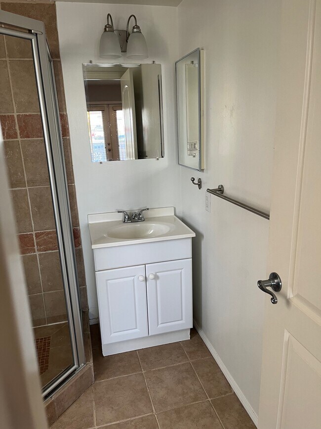 Building Photo - 4482 Utah St