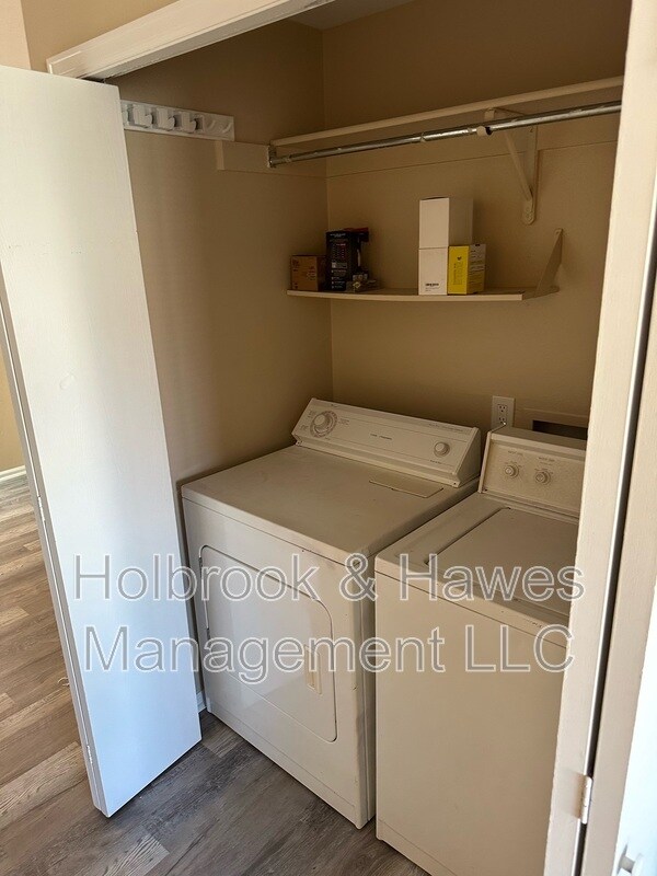 Building Photo - 4881 Basswood Dr