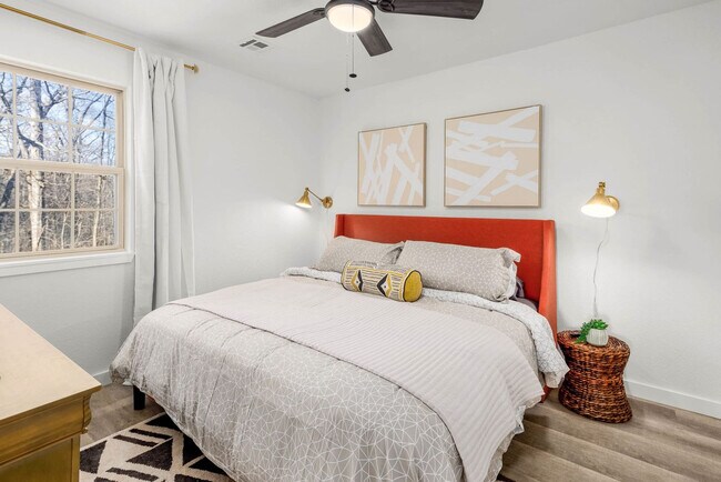 Building Photo - 1 Iris Way