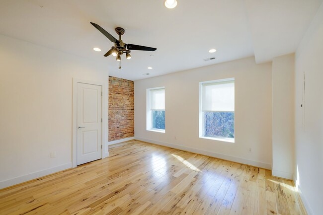 Building Photo - Great 1BR in Columbia Heights