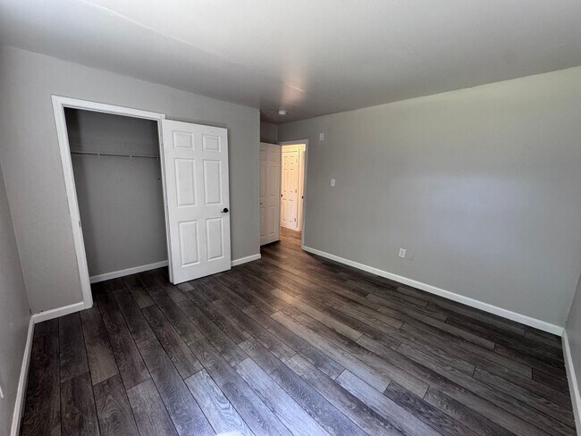 Building Photo - 1424 Cumberland Ave