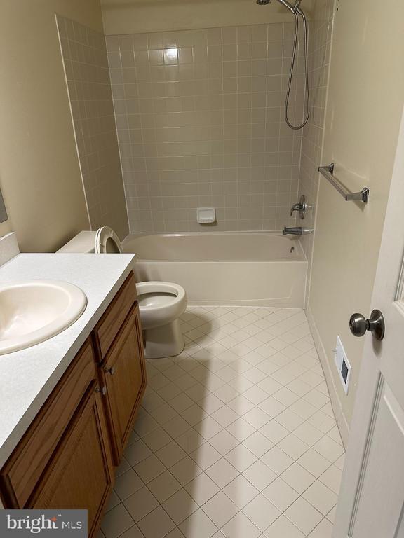 Building Photo - 5128 Barness Ct