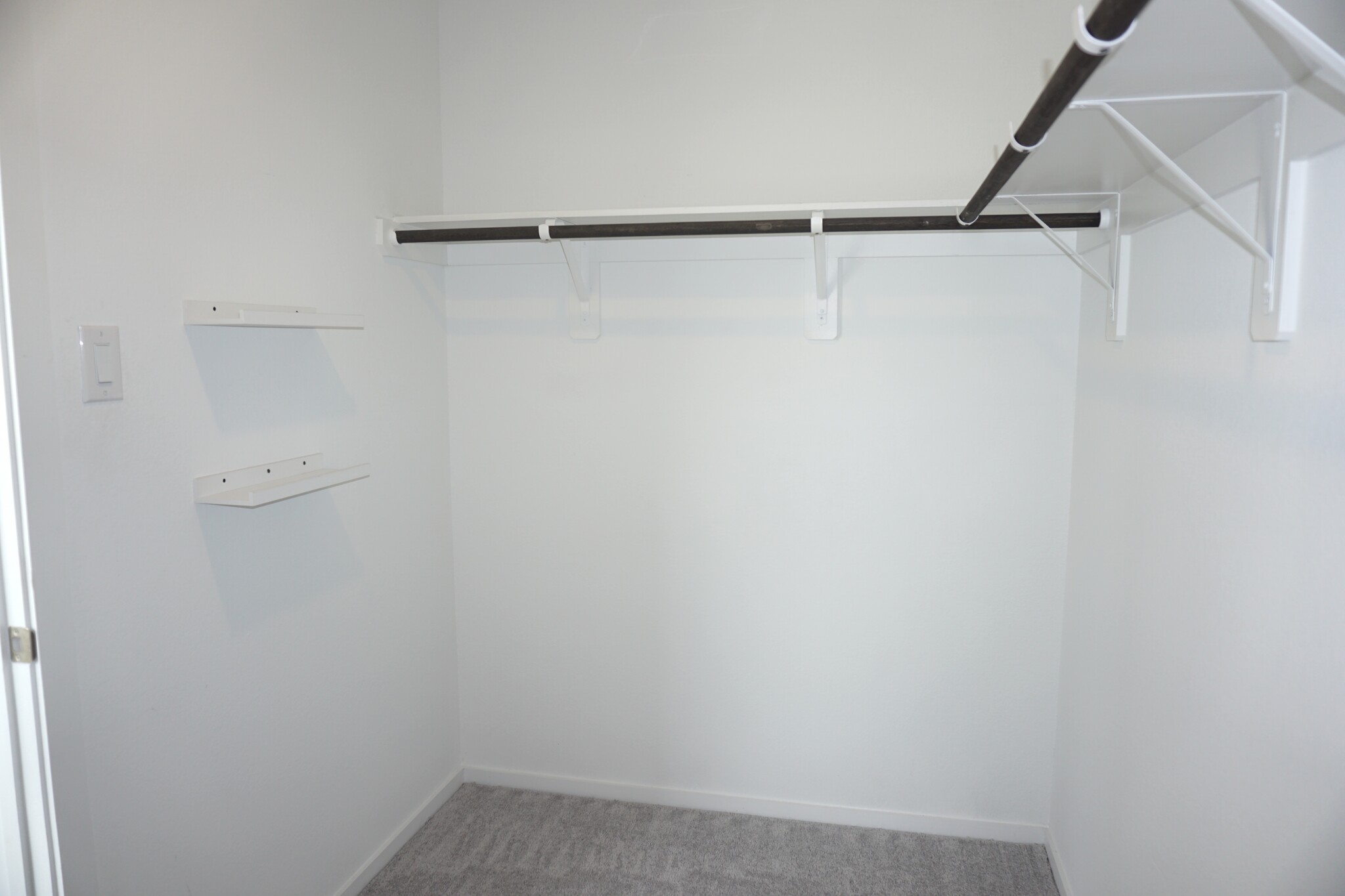 Building Photo - 5123 Sunvalley Bend Dr