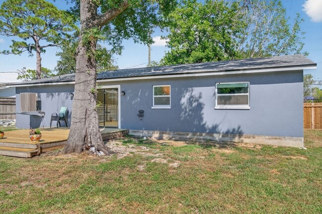Building Photo - Fully Remodeled 3BR Home with Large Fenced Yard & New Deck