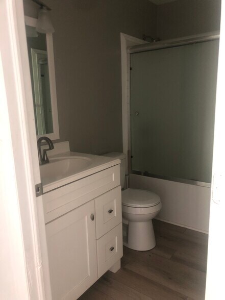 Building Photo - 3243 Hemlock Dr