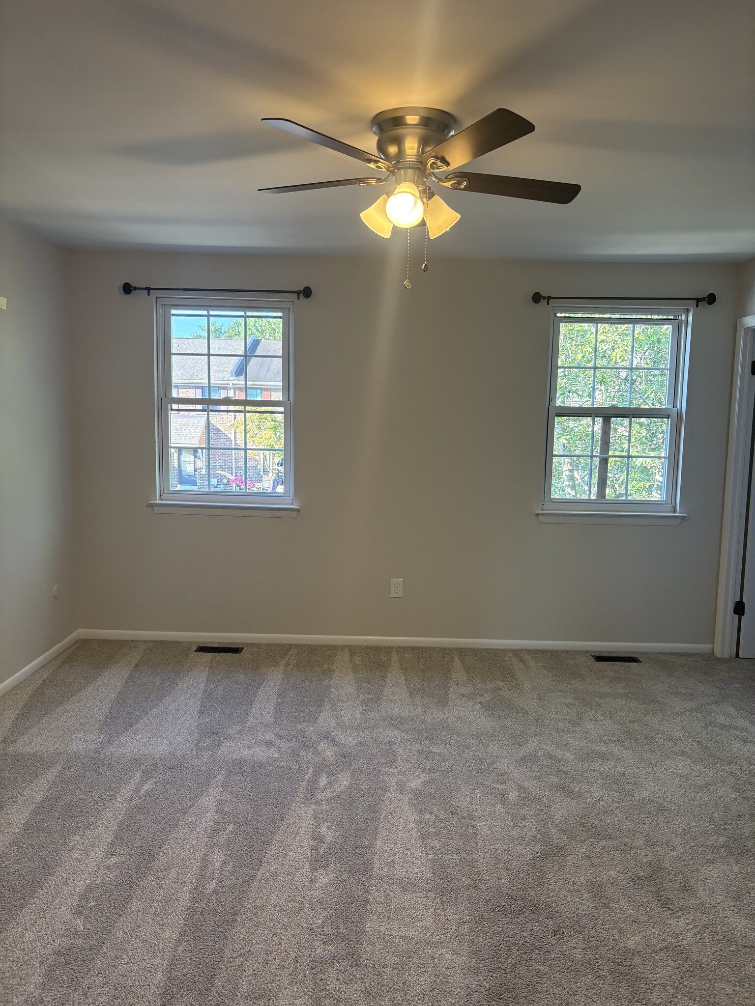 Building Photo - 1017 Beechwood Pl