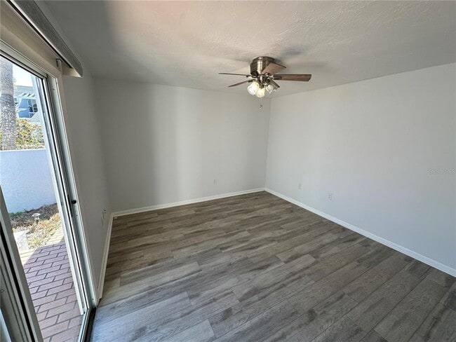 Building Photo - 864 Waterside Ln