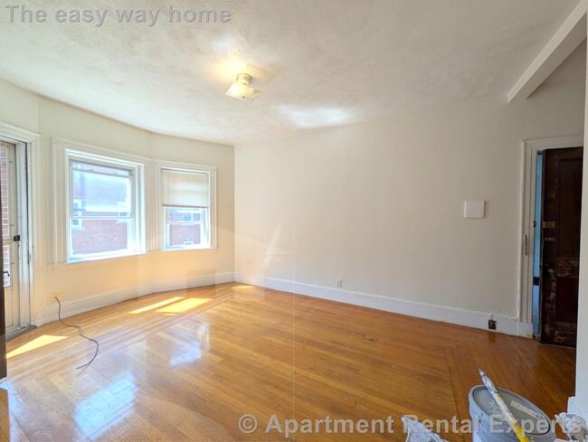 Building Photo - 163 Summer St