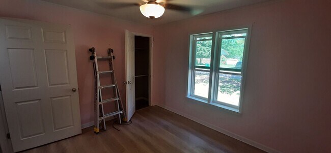 Building Photo - 1803 Greenwood Cove