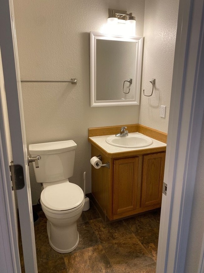 Building Photo - 1701 B Aliak Dr