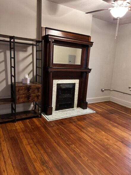 Building Photo - 14 W Court St